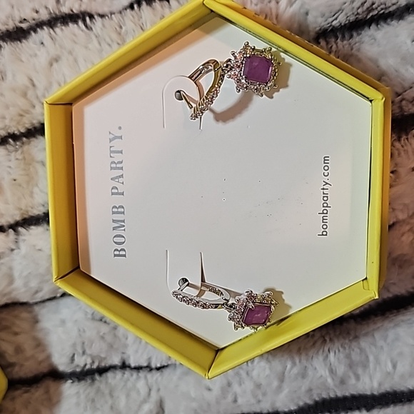 Bomb Party Jewelry - Purple quartz earrings. Happy mindset.